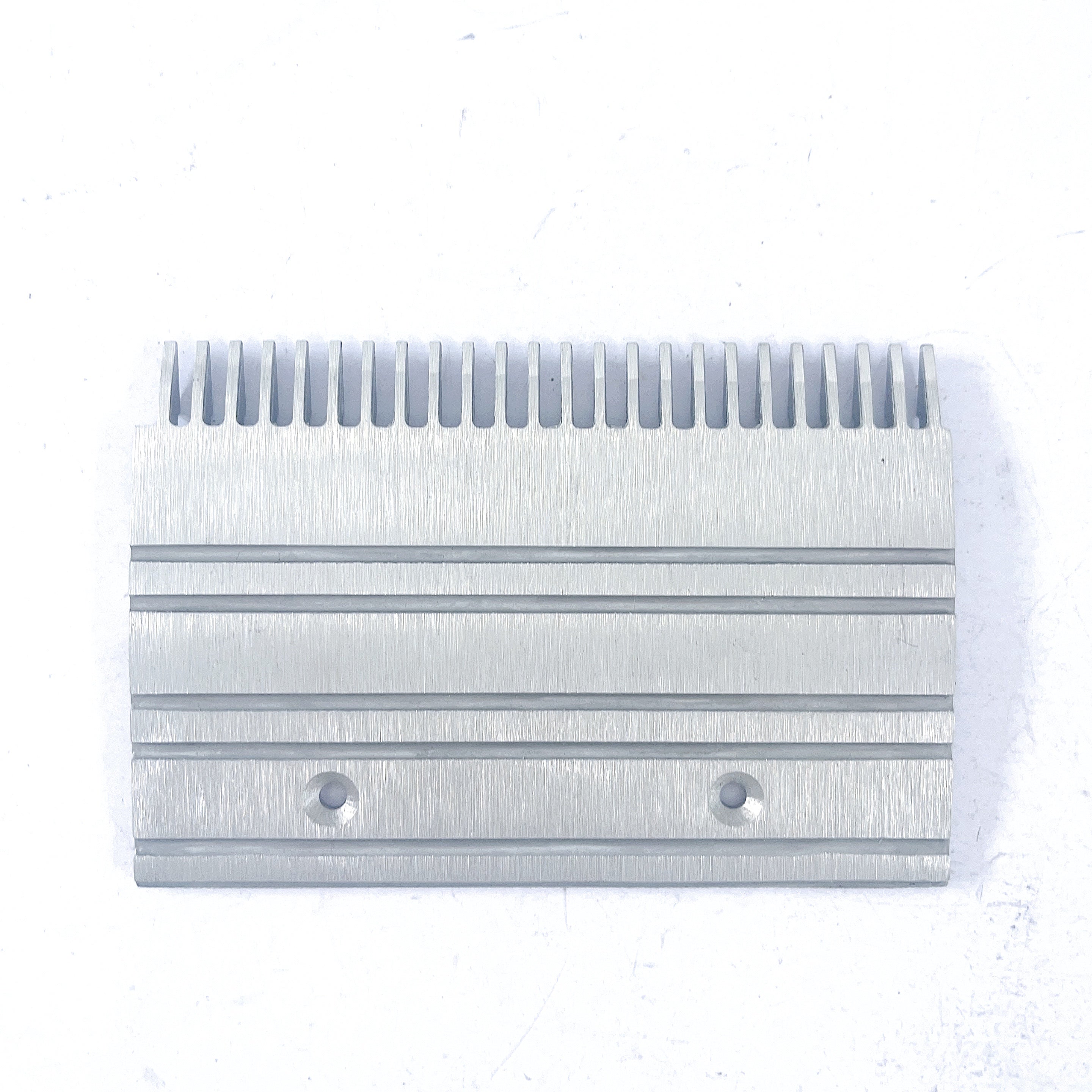 GAA453BM Escalator Comb Plate Pitch 101mm 203*140*101.7 24Teeth Left Comb AL Escalator Spare Parts