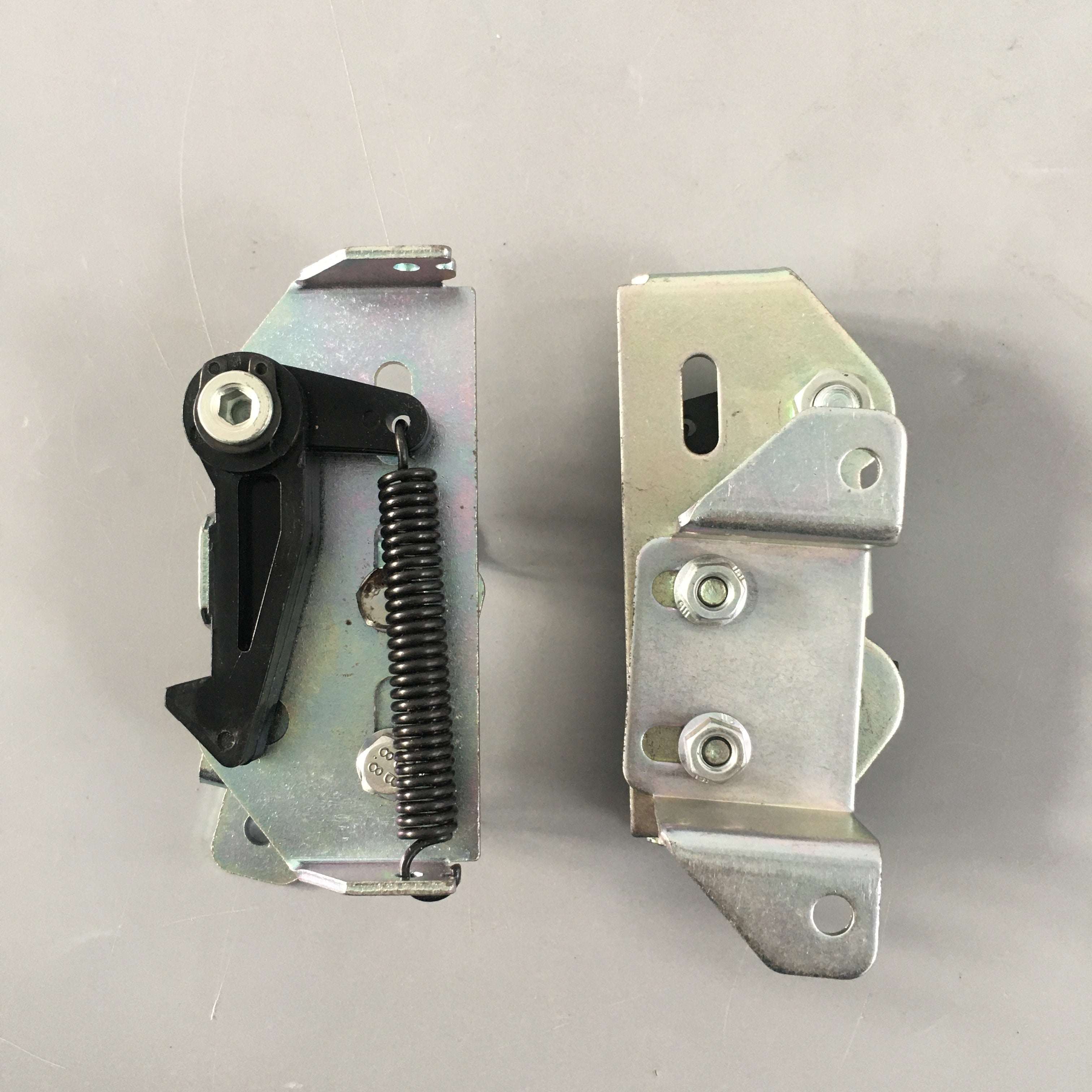 6PCS Elevator Door Lock Door Knife Hook 68*40 with Bracket Elevator Door Vane Components Elevator Spare Parts